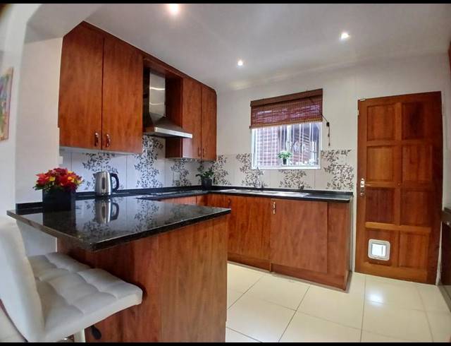 3 BEDROOM TOWNHOUSE FOR SALE IN HONEYDEW RIDGE